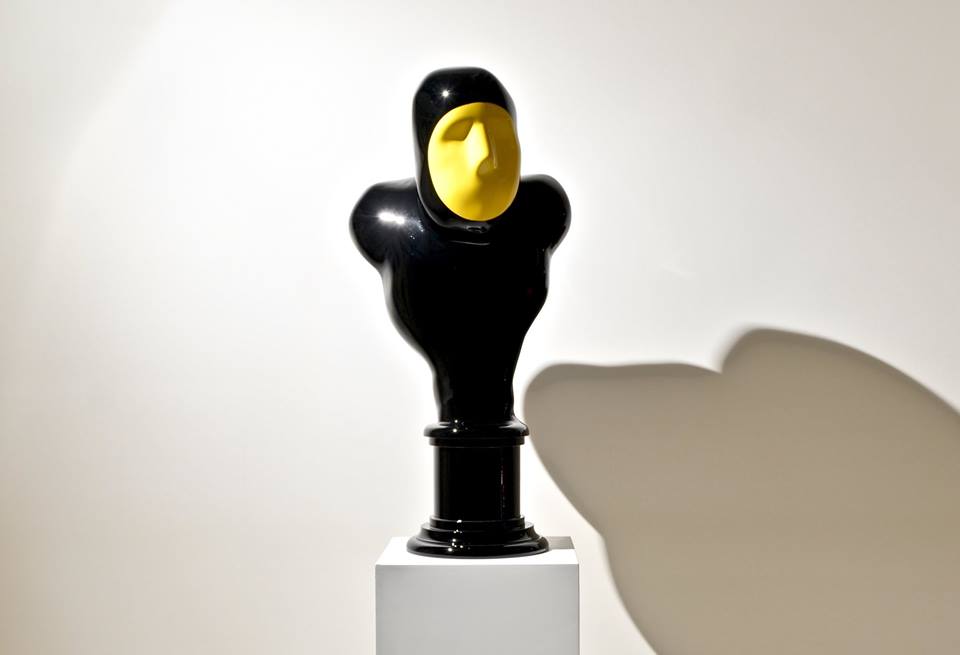 bustblack